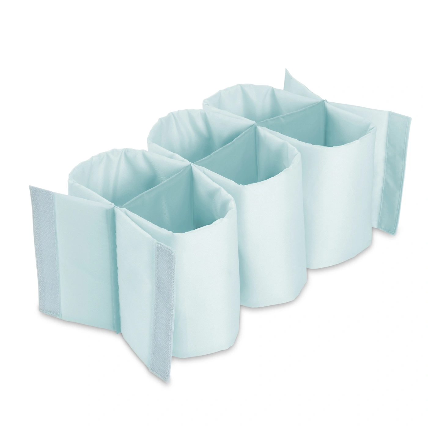 Un organisateur en tissu bleu clair à six compartiments avec des fermetures velcro.