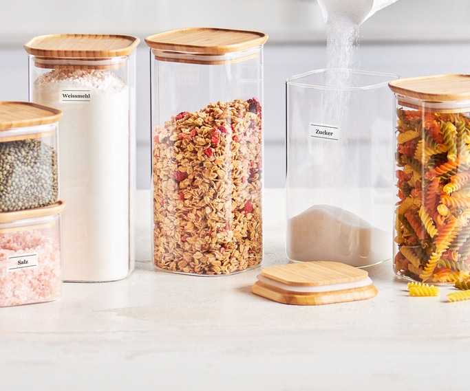 Bocaux alimentaires, couvercles en bois, étiquettes, cuisine, granola, sucre, récipients