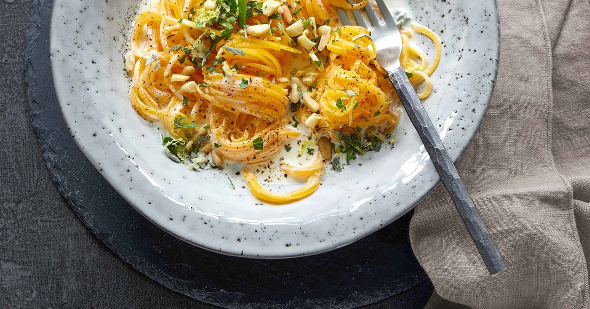 Kürbis-Spaghetti an cremiger Sauce | Betty Bossi