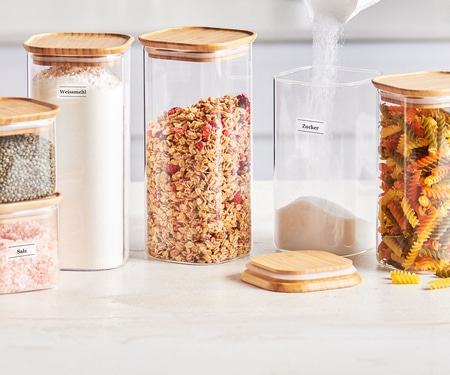 Gläser mit Lebensmitteln, Holzdeckel, Etiketten, Küche, Vorratsbehälter, Granola, Zucker