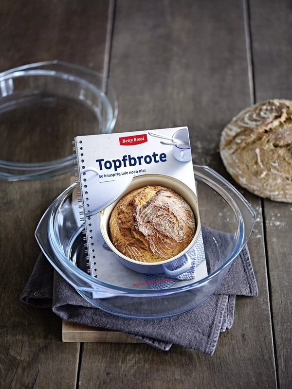 Kochbuch "Topfbrote" von Betty Bossi mit Brot in einem Glasgefäß.