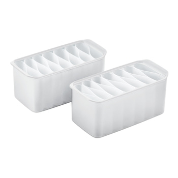 Deux récipients rectangulaires blancs avec des séparations ondulées, isolés sur fond blanc.