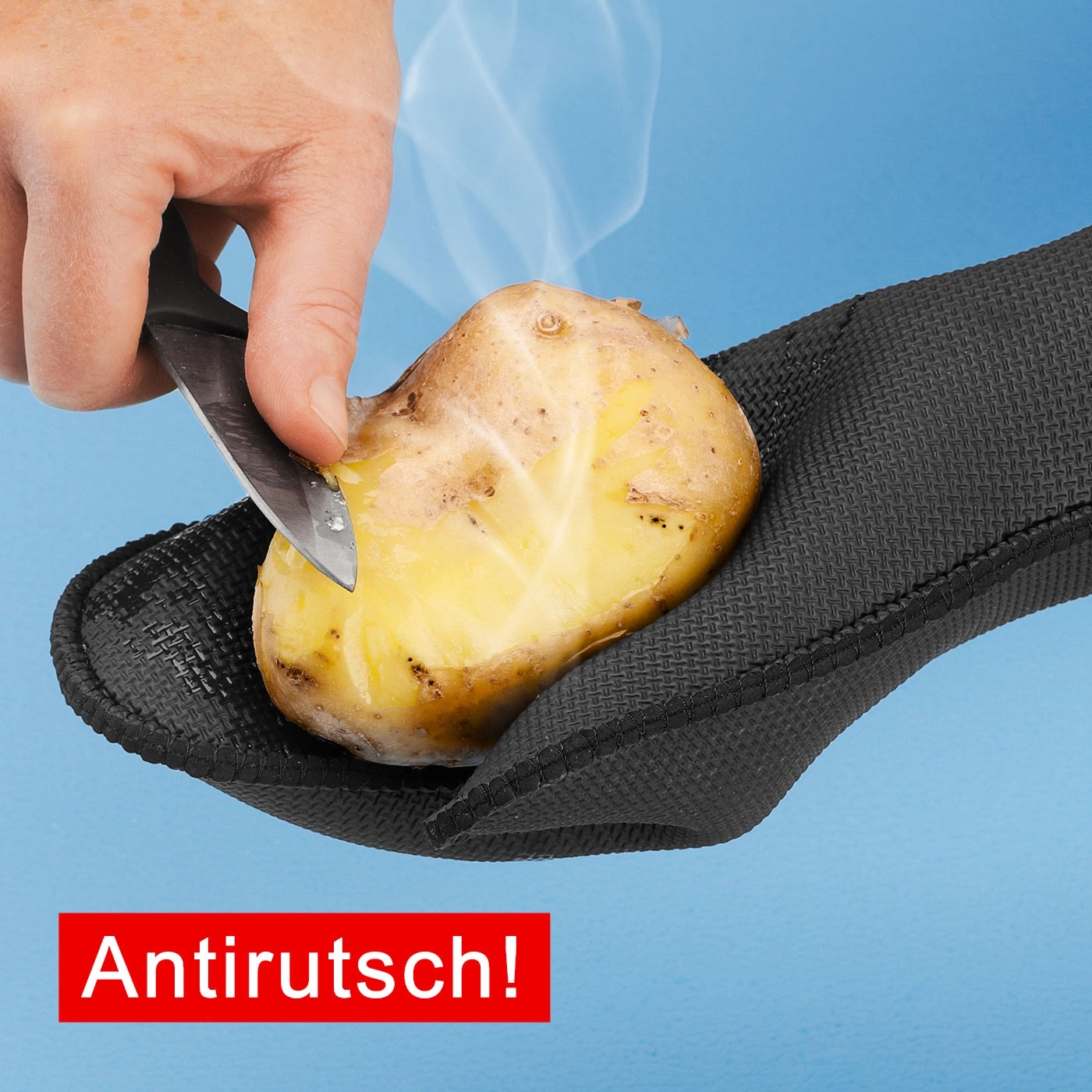 Kartoffel wird mit einem Messer geschnitten, umgeben von einem schwarzen Handschuh, mit dem Wort 'Antirutsch!'