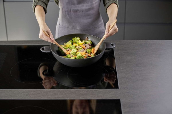 Wok - Pfanne mit Glas-Deckel, 32cm
