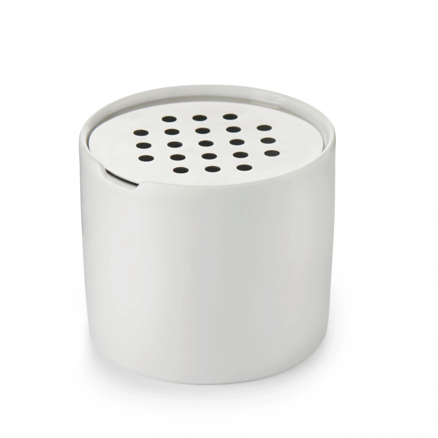 Récipient blanc avec des trous dans le couvercle, cylindrique, isolé sur fond blanc.