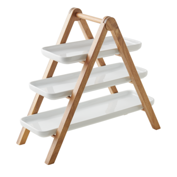 Présentoir à trois niveaux en bois et porcelaine blanche pour collations.