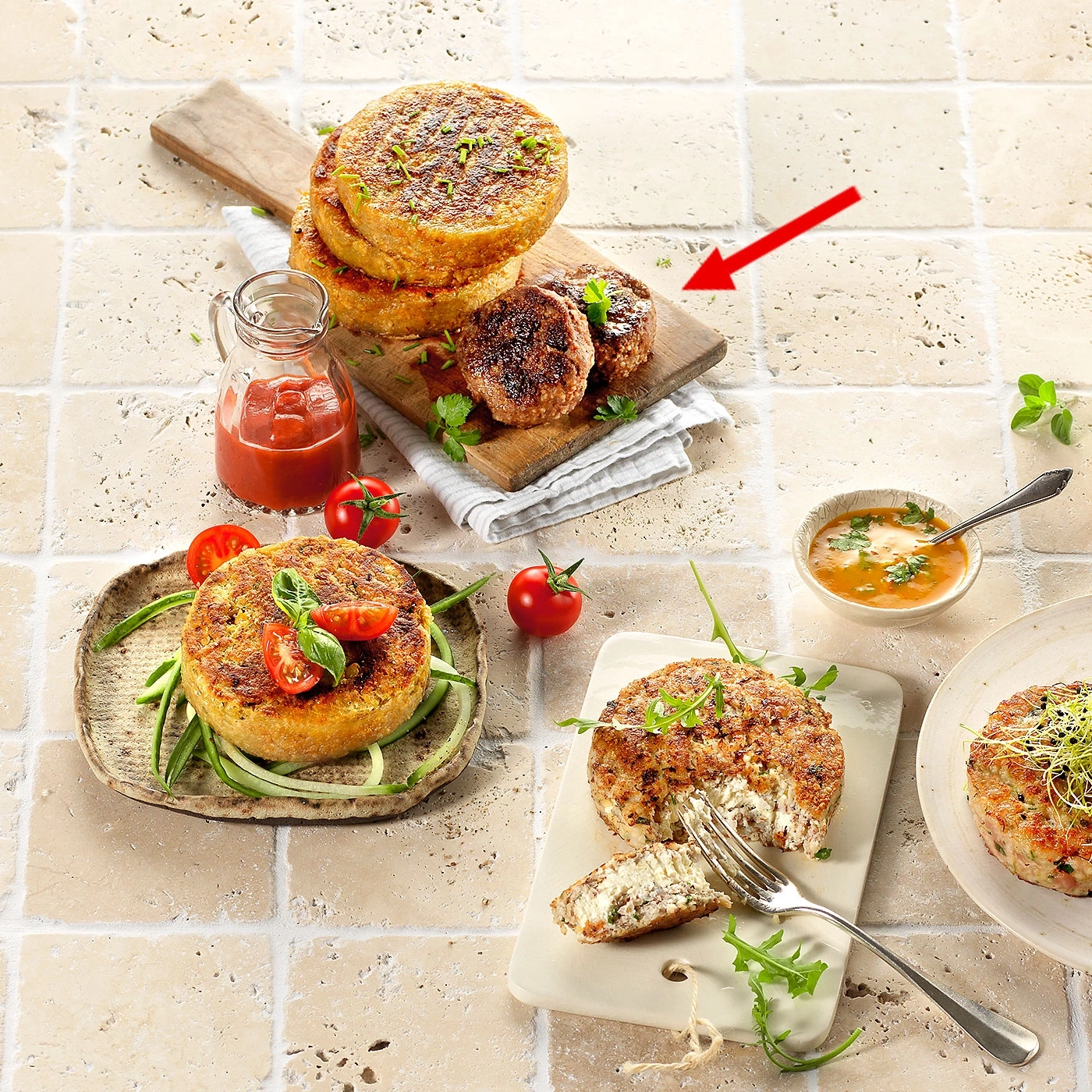 Burgers, tomates, sauce, assiettes, planche, nourriture, cuisine, repas, délicieux, savoureux