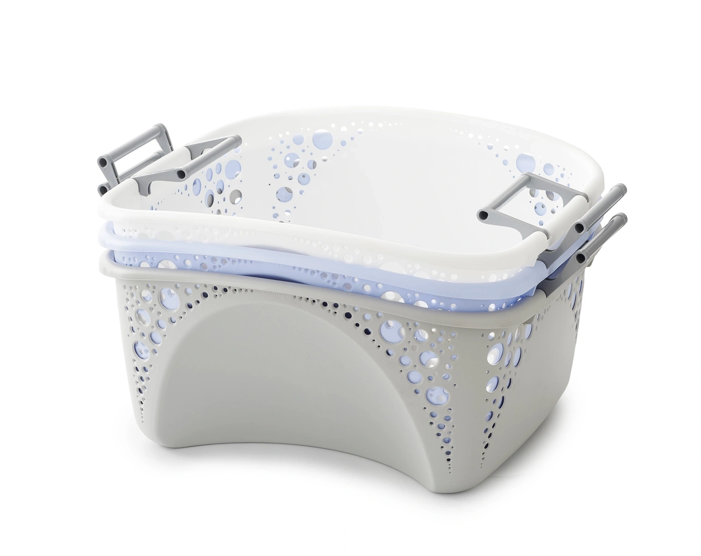 Drei gestapelte Wäschekörbe mit Griffen und Lochmuster.