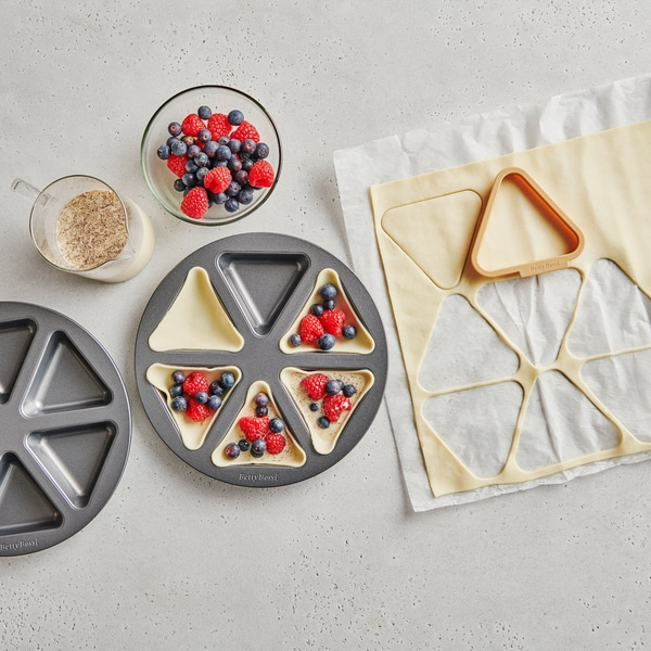 Backblech Mini-Rösti, beschichtet, Dreieck - Set Inklusive Rezeptbüchlein und Ausstecher